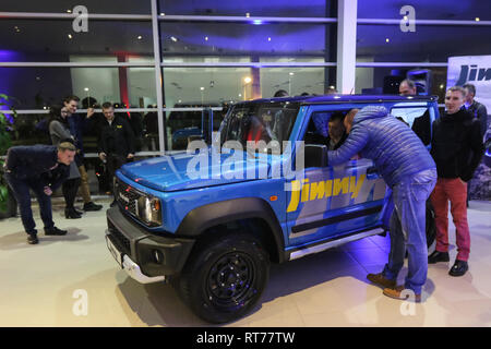 Gdansk, Pologne le 27 février 2019, le nouveau modèle de voiture Jimny Suzuki présentation au cours de la Suzuki Jimmy Road Show. La voiture a été présenté dans le moteur de l'entreprise Mitsubishi et l'Centrum Suzuki concessionnaire automobile à Gdansk. Jimmy est l'un des plus populaires du modèle Suzuki Motors Pologne. © Vadim Pacajev / Alamy Live News Banque D'Images