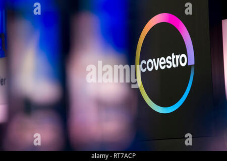 Düsseldorf, Deutschland. Feb 25, 2019. Le Covestro, logo, motif, fonction frontière symbole photo, une conférence de presse de bilan® COVESTRO AG à Düsseldorf le 26.02.2019. ¬ | Conditions de crédit dans le monde entier : dpa/Alamy Live News Banque D'Images