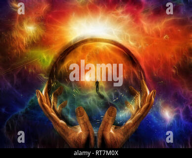 Sphère de verre mains tiennent avec vue de l'homme Banque D'Images