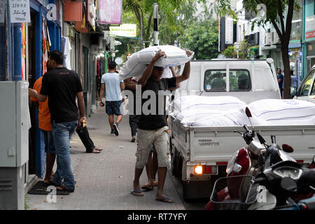 MALE, MALDIVES - 16 février 2019 - mâle est l'un des plus petits capitale au monde mais l'un des plus encombrés traffic Banque D'Images