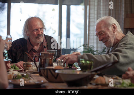 DATE DE SORTIE : Septembre 13, 2018 Title : Limites STUDIO : Sony Pictures Classics Directeur : Shana Feste PLOT : Laura et son fils Henry sont forcés à conduire son ex-, pot-traitant, insouciant père Jack à travers le pays après avoir été expulsé d'une maison de soins infirmiers. Avec : Vera Farmiga, Christopher Plummer, Lewis MacDougall. (Crédit Image : © Sony Pictures Classics/photos) Banque D'Images