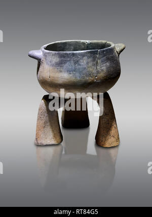 Pot en terre cuite du néolithique cook sur support. 6000 BC. Catalhoyuk Collections. Musée des civilisations anatoliennes, Ankara Banque D'Images