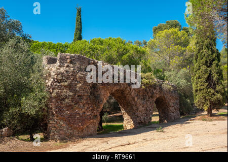 Aqueduc romain dans le parc Aurélien, Fréjus, Var, Provence-Alpes-Côte d'Azur, France, Europe Banque D'Images