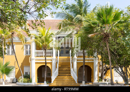 Le bâtiment historique Bestuurkantoor (bureaux gouvernementaux), Plaza Wilhelmina, Kralendijk, Bonaire, les îles ABC sous le vent, Antilles, Caraïbes Banque D'Images
