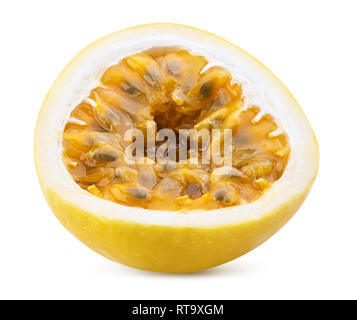 Fruit de la passion jaune isolé sur fond blanc. Clipping path Banque D'Images