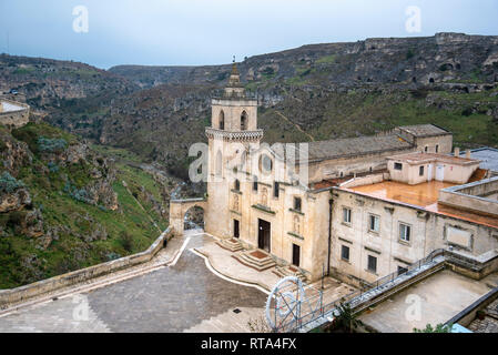 Eglise Saint Pierre (Chiesa di San Pietro le Dodici lune) . Matera est capitale européenne de la Culture pour 2019, l'UNESCO World Heritage Site. Matera, Italie Banque D'Images