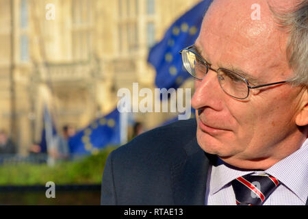 Peter Bone MP (Con : Abrantes) interviewé sur College Green, Westminster, Feb 2019 Banque D'Images