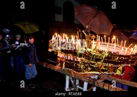 Mama Ashu Procession vierge dans la semaine sainte à CHACAS - Parc National Huascaran. Département d'Ancash au Pérou. Banque D'Images