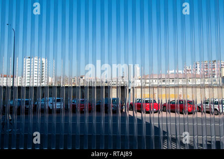 La ville de Milan vu de l'entrée du nouveau bâtiment Torre dans le complexe culturel Fondazione Prada, Milan, Italie Banque D'Images