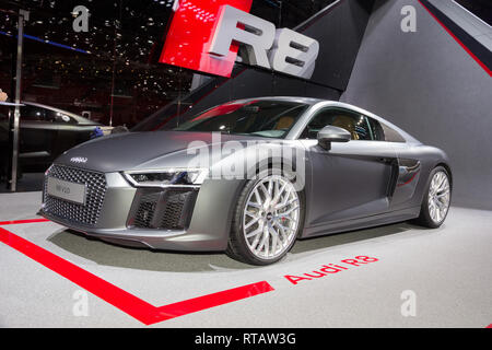 Genève, SUISSE - Le 4 mars 2015 : débuts officiels de la nouvelle Audi R8 V10 Plus à la 85e International Salon Automobile de Genève à Palexpo. Banque D'Images