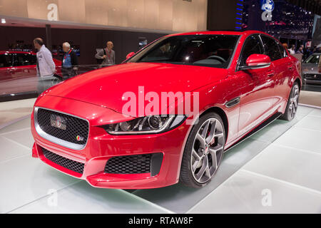 Genève, SUISSE - Le 4 mars 2015 : Jaguar XE présenté à la 85e International Salon Automobile de Genève à Palexpo. Banque D'Images