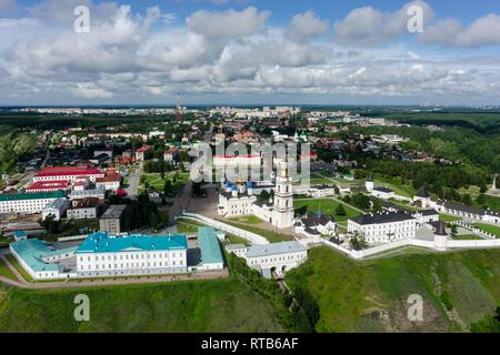 Tobolsk, Russie - le 15 juillet 2016 : d'oiseau sur le Kremlin de Tobolsk. Tyumen region Banque D'Images