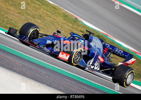 Alexander Albon (Red Bull Toro Rosso STR14 voiture Honda), vu en action au cours de l'hiver jours d'essais sur le circuit de Catalunya à Montmelo (Catalogne). Banque D'Images