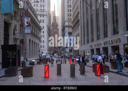 L'église Trinity de 40 Wall Street, Building Trump, Manhattan, New York, USA Banque D'Images