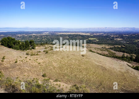 Vue de Windy Hill vers la Silicon Valley, la baie de San Francisco, Californie Banque D'Images
