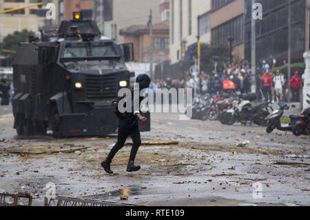 28 février 2019 - Sweats dans les troubles à l'Université pédagogique Crédit : Daniel Garzon Herazo/ZUMA/Alamy Fil Live News Banque D'Images