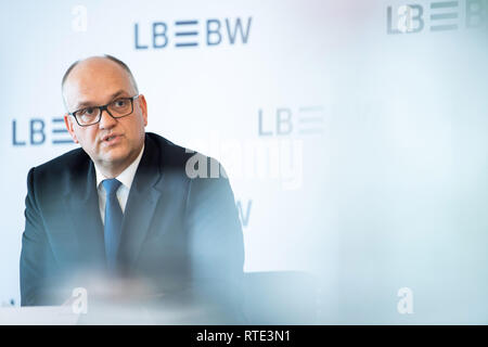 Stuttgart, Allemagne. 28 Février, 2019. Rainer Neske, chef de la Landesbank Baden-Württemberg, prendra la parole lors de la présentation de l'entreprise chiffres préliminaires de la Landesbank Baden-Württemberg (LBBW). Selon les premiers chiffres, la banque a obtenu 420 millions d'euros après impôts en 2018. Crédit : Sébastien Gollnow/dpa/Alamy Live News Banque D'Images
