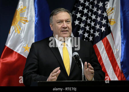 Pasay City, Philippines. 1er mars 2019. Secrétaire d'État américain Michael Pompeo parle au cours d'une conférence de presse conjointe avec le secrétaire des Affaires étrangères philippin Teodoro Locsin (pas dans le photo) à Pasay City, Philippines, le 1 mars 2019. Credit : Rouelle Umali/Xinhua/Alamy Live News Banque D'Images