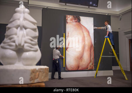 Sotheby's, New Bond Street, London, UK. 1er mars 2019. Le corps de Jenny Saville Giantess Positive 'critique' conduit un line-up d'ouverture des travaux par les femmes artistes d'avant-garde. Dernière vendus aux enchères pour £457 250 5,000,000-7 maintenant estimé à £000 000. La vente a lieu le 5 mars 2019. Credit : Malcolm Park/Alamy Live News Banque D'Images