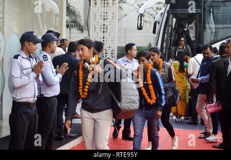 Guwahati, Assam, Inde. 06Th Mar, 2019. L'équipe de cricket de femmes indiennes arrive à Guwahati le Mar 01, 2019. Une série de cricket entre l'Inde et l'Angleterre. L'Indian women's T20 cricket match contre l'Angleterre se tiendra du 4 mars au 10 mars 2019, au stade de Barsapara à Guwahati. Credit : Hafiz Ahmed/Alamy Live News Banque D'Images