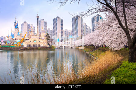 Séoul, Corée - 5 avril, 2015 : Lotte World, parc d'attractions, Séoul, Corée. Banque D'Images