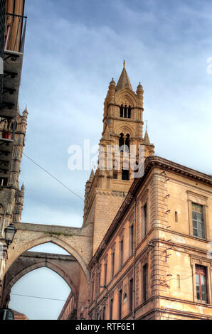 Clocher de la cathédrale de Palerme (14e siècle), Palerme, Sicile, Italie Banque D'Images