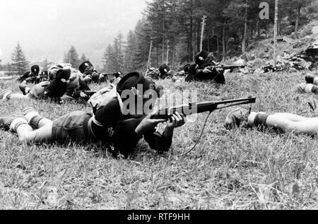 Des jeunes soldats en embuscade, 1930 Banque D'Images