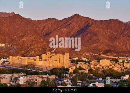 Sultanat d'Oman, Ad-Dakhiliyah Région, Fort de Bahla, Site du patrimoine mondial de l'UNESCO Banque D'Images