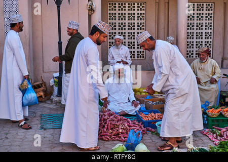 Sultanat d'Oman, Ad-Dakhiliyah Région, Nizwa, légumes du marché le vendredi Banque D'Images