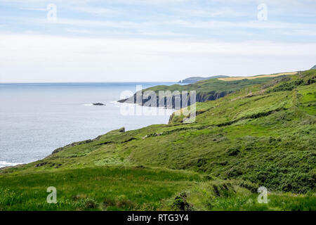 Vue paysage dans l'ouest de Kerry, péninsule de Beara, destination de vacances populaires en Irlande pour de courtes randonnées week-end road. Entouré par la N Banque D'Images