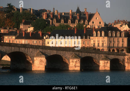 Blois. Jacques-Gabriel pont sur la Loire, Loir et Cher, France, Europe Banque D'Images