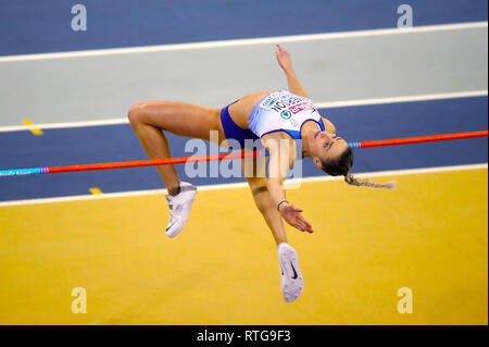 Great Britain's Niamh Emerson en concurrence dans le pentathlon Femmes Saut au cours de la première journée de l'Indoor d'athlétisme à l'Emirates Arena, Glasgow. Banque D'Images