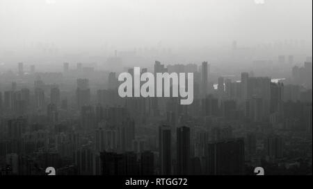 La Chine, Guangzhou Canton forme Skyline Tower Banque D'Images