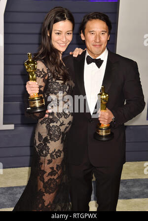 Los Angeles, CA - le 25 février : Les producteurs de 'gratuitement', Elizabeth Chai Vasarhelyi et Jimmy Chin assister à la 2019 Vanity Fair Oscar Party hosted by Banque D'Images