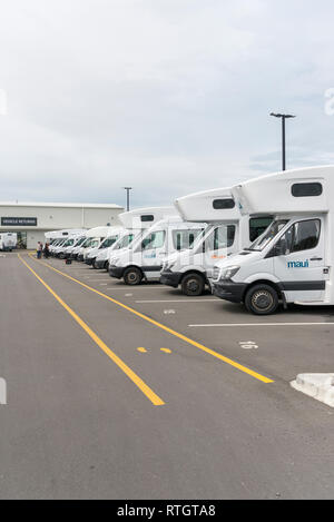 Camping-car et camping-cars garés dans un dépôt de voitures à Christchurch en Nouvelle-Zélande Banque D'Images