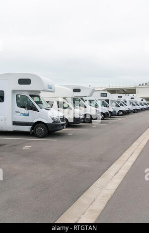 Camping-car et camping-cars garés dans un dépôt de voitures à Christchurch en Nouvelle-Zélande Banque D'Images