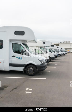 Camping-car et camping-cars garés dans un dépôt de voitures à Christchurch en Nouvelle-Zélande Banque D'Images