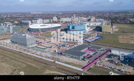 Stock photo aérienne de la Cambridge Università campus qui comprend l'hôpital Addenbrooke et l'hôpital Papworth Royal à Cambridge, Cambridgeshire, Royaume-Uni. Banque D'Images