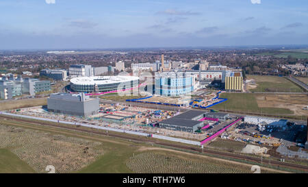 Stock photo aérienne de la Cambridge Università campus qui comprend l'hôpital Addenbrooke et l'hôpital Papworth Royal à Cambridge, Cambridgeshire, Royaume-Uni. Banque D'Images