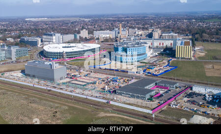 Stock photo aérienne de la Cambridge Università campus qui comprend l'hôpital Addenbrooke et l'hôpital Papworth Royal à Cambridge, Cambridgeshire, Royaume-Uni. Banque D'Images