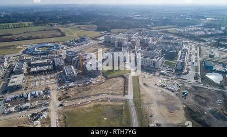 Stock photo aérienne montre à Cambridge Eddington, un nouveau développement de l'université. Le Nord-ouest de Cambridge le développement est un site de l'Université de Cambridge, au nord ouest de centre-ville de Cambridge en Angleterre. Le développement vise à réduire le surpeuplement et la hausse des prix des terres à Cambridge. La première phase a abouti à partir d'un €350 millions de dollars par l'université. Banque D'Images