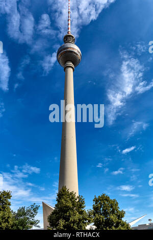 Fernsehturm, la tour de télévision, Alexanderplatz, Berlin, Allemagne Banque D'Images