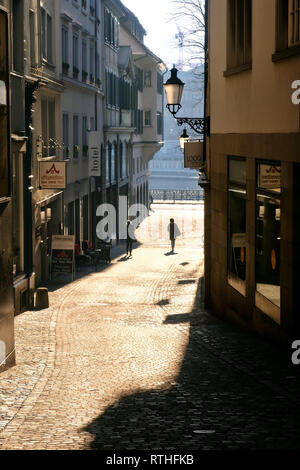 Dans rikhelan ZŸricher von der Gasse Altstadt an der Limmat. Banque D'Images