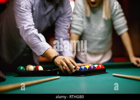 Jeu de billard -le tri des balles pour jeu début Banque D'Images