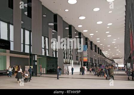 SAINT - Pétersbourg, Russie - 10 février 2019 : Les gens en EXPOFORUM Convention and Exhibition Center pour la tenue d'événements d'affaires et de divertissement Banque D'Images