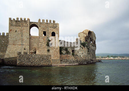 La porte de la mer l'entrée au château de Lovran, Messenia, Grèce Banque D'Images
