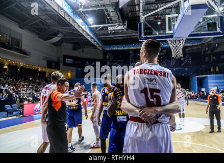 # 15 Kaleb Tarczewski vu en action lors d'AX Armani Exchange Olimpia Milan contre Khimki Moscow dans la Turkish Airlines 2018/2019 Saison régulière ligue Euro Tour 25 match. Olimpia Milan a gagné 90-88. Banque D'Images