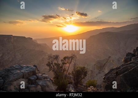 Coucher du soleil dans le Jebel Akhdar, Al Hajar Mountains, Oman Banque D'Images