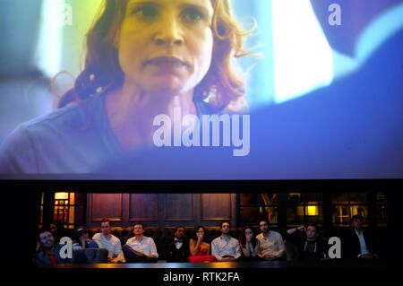 Santa Monica, Californie, USA. Feb 24, 2013. Les acteurs regarder les Oscars à un examen préalable des parties de l'ouest d'Hollywood. Crédit : Robert Gallagher/ZUMA/Alamy Fil Live News Banque D'Images