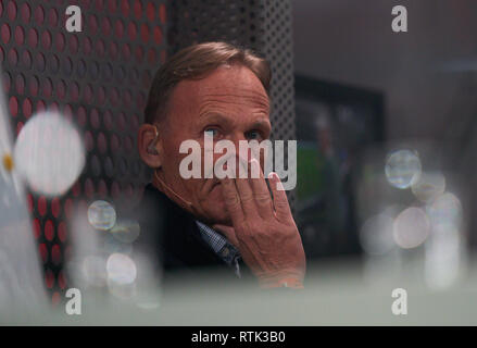 Augsburg, Allemagne. 06Th Mar, 2019. Hans-Joachim Watzke, directeur général de BVB demi-taille, portrait, en attente de la Sky studio interview FC AUGSBURG - Borussia Dortmund 2-1 - DFL RÈGLEMENT INTERDIT TOUTE UTILISATION DES PHOTOGRAPHIES comme des séquences d'images et/ou quasi-vidéo - 1.German Soccer League, Augsbourg, Mars 1, 2019, Saison 2018/2019 journée 24, BVB, Bavaria Crédit : Peter Schatz/Alamy Live News Banque D'Images